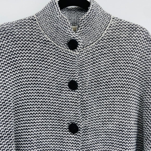 BABY ALPACA Made In Peru Black White Herringbone Soft Button Up Cape Poncho - Picture 3 of 6